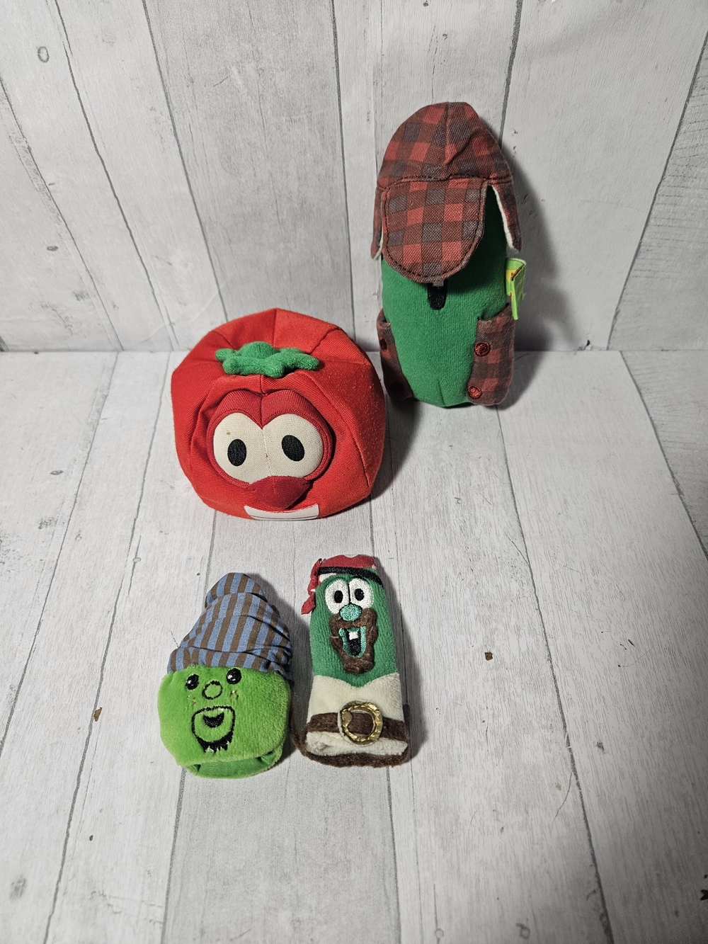 Plush Veggie Tales Finger Puppet Set - Red & Green Stuffed Animals